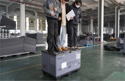 围板箱适合汽车零部件包装周转吗?从三大核心零件看一个箱子围板箱的适配